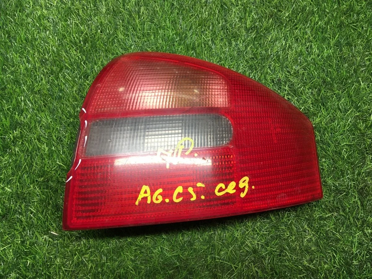 Фонарь Ауди А6 С5 оригинал правый