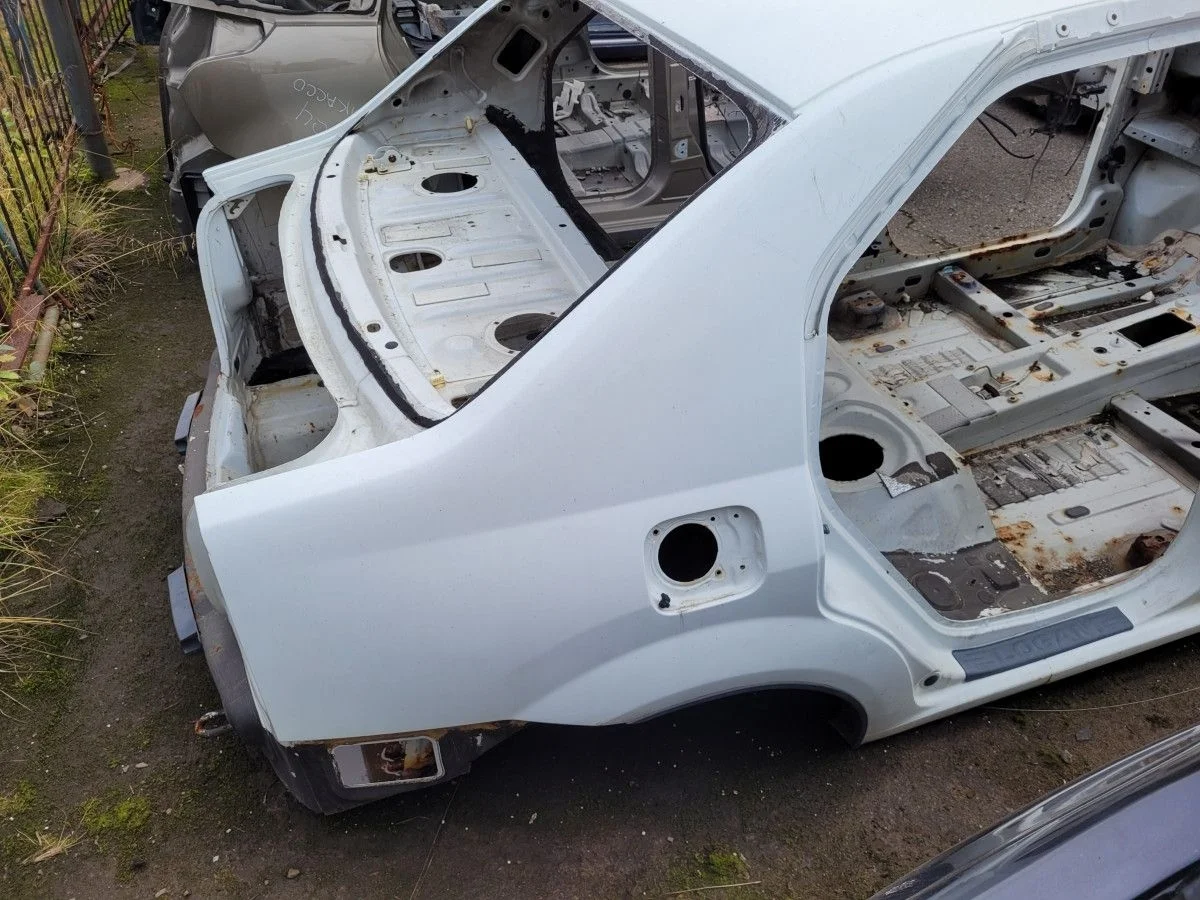 Крыло заднее правое на Renault Logan 1