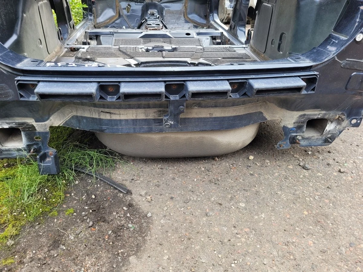 Панель задка на Ford Focus 2 седан