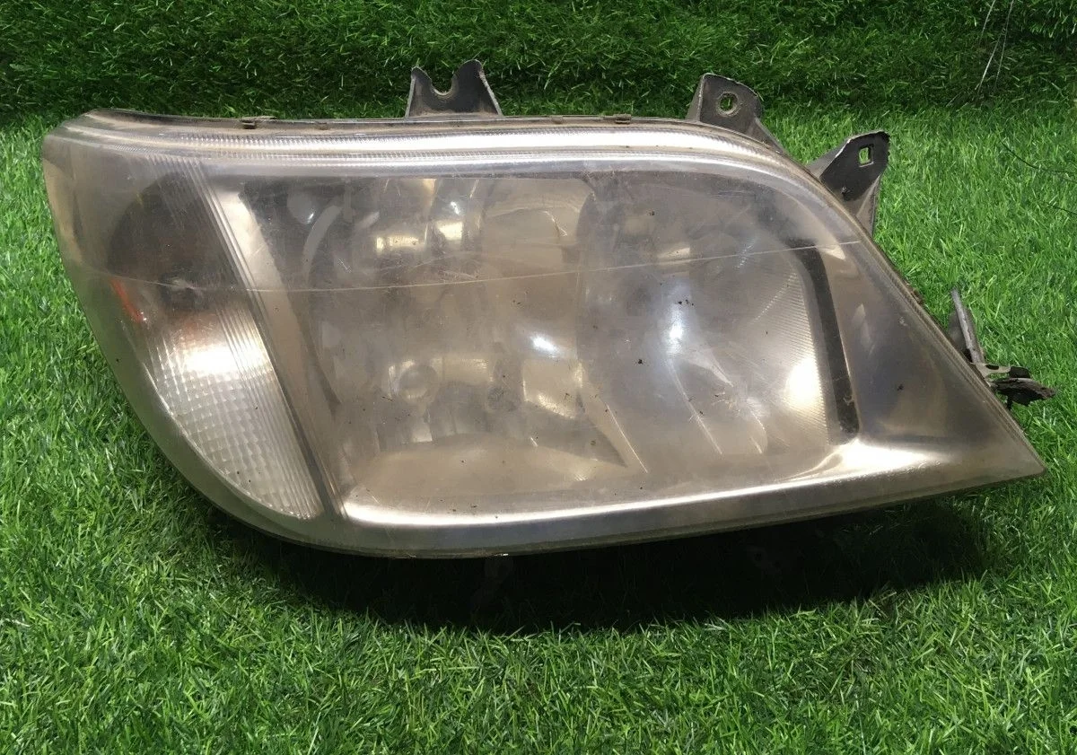 Фара передняя правая Mercedes Sprinter