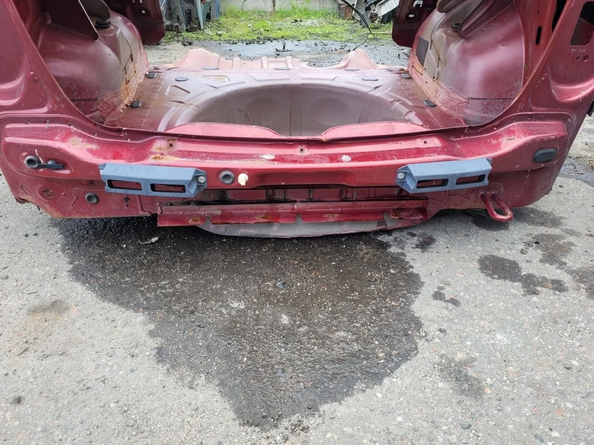 Панель задняя на Renault Logan 1