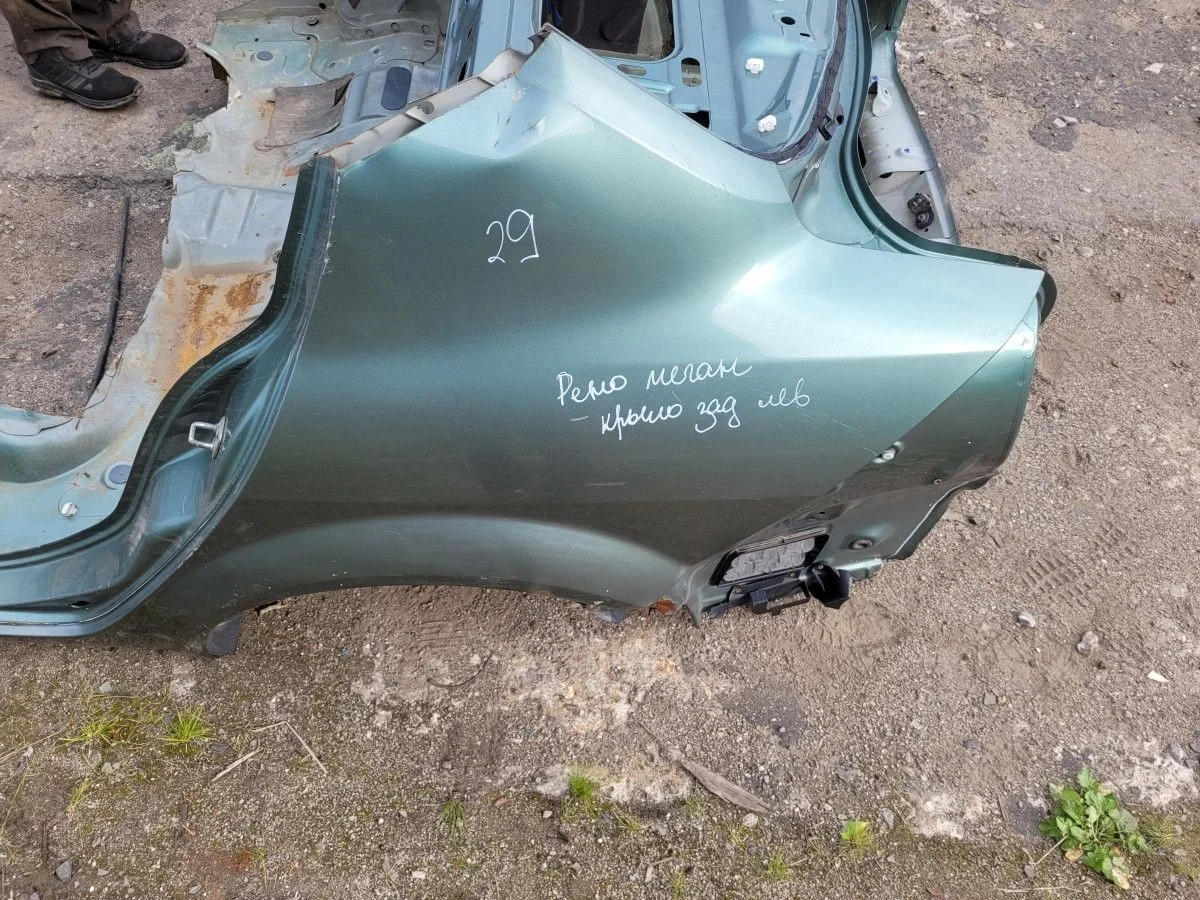 Крыло заднее левое на Megane 2