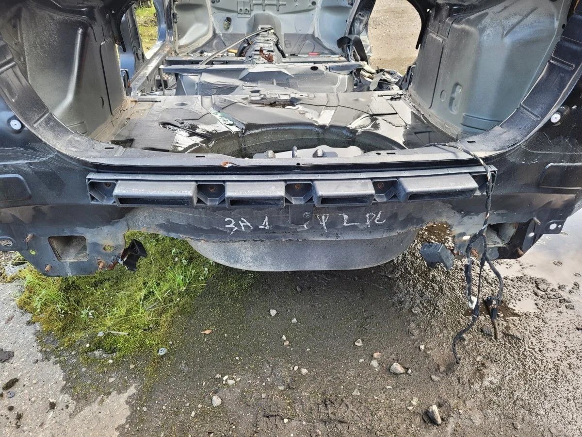 Панель задка на Ford Focus 2 седан