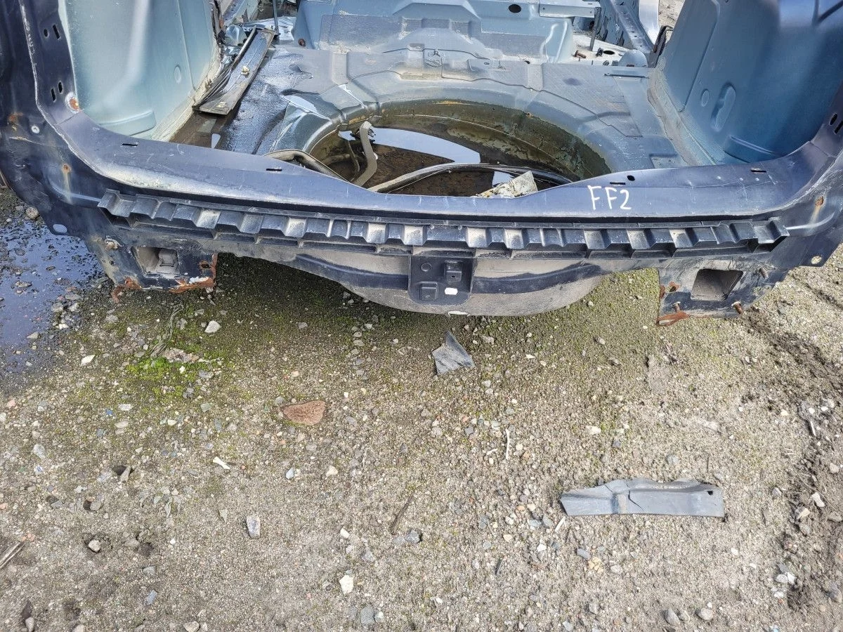 Панель задка на Ford Focus 2 хэтч