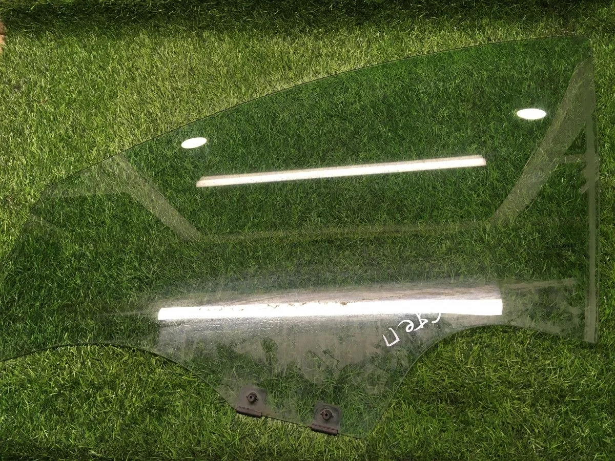 Стекло двери передней левой Renault Sandero