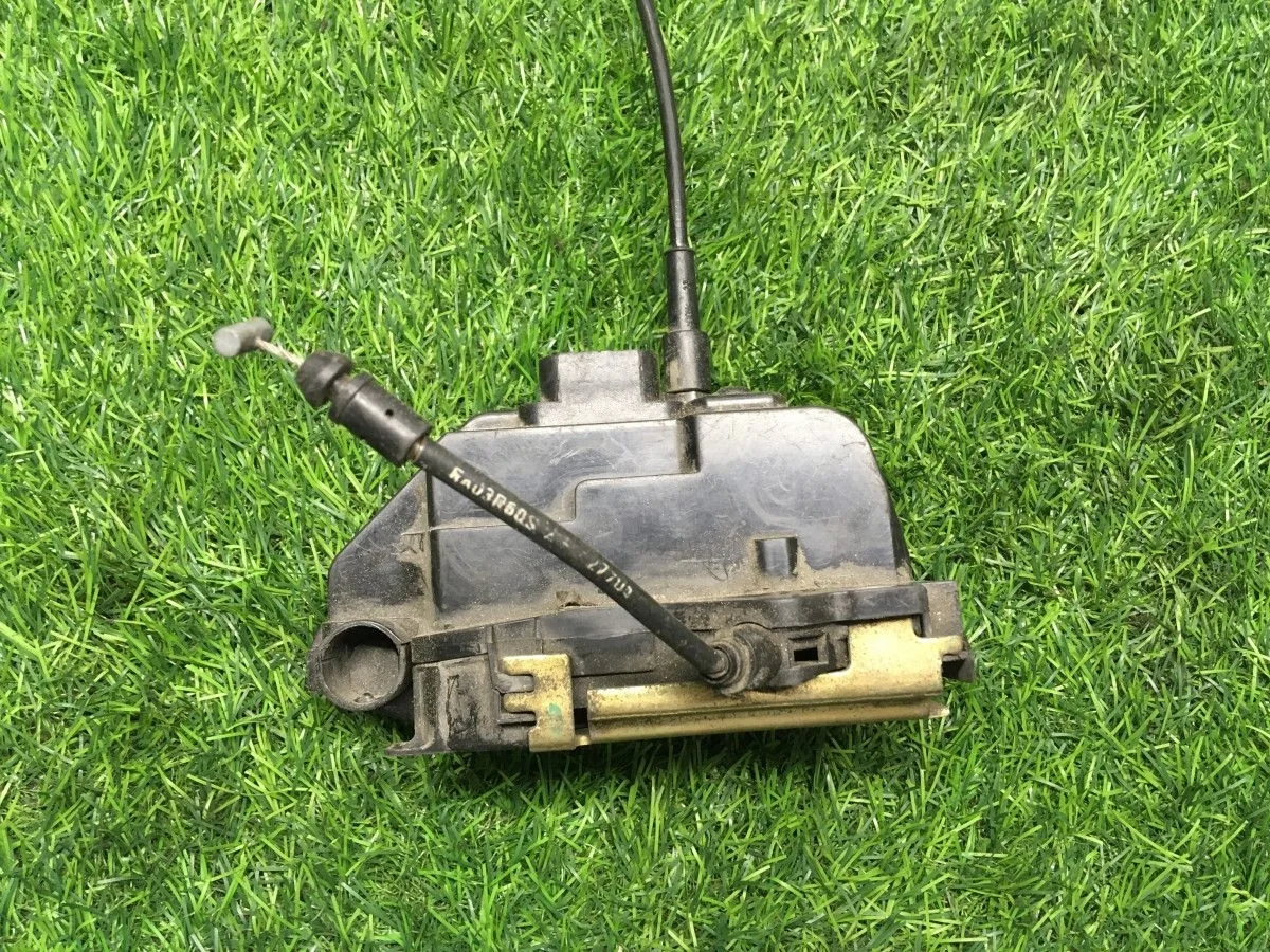 Замок двери передней правой Renault Megane 2