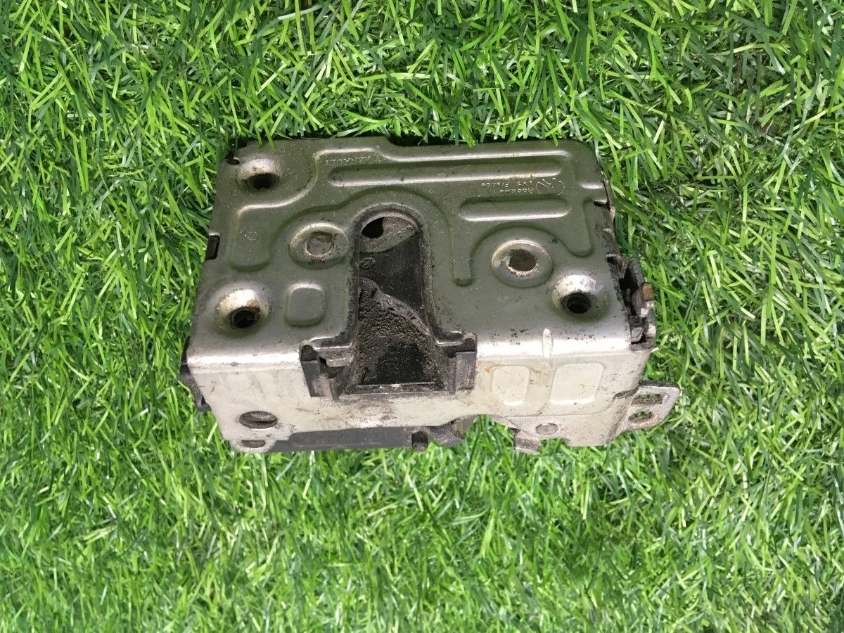 Замок двери задний левый Renault Logan 1