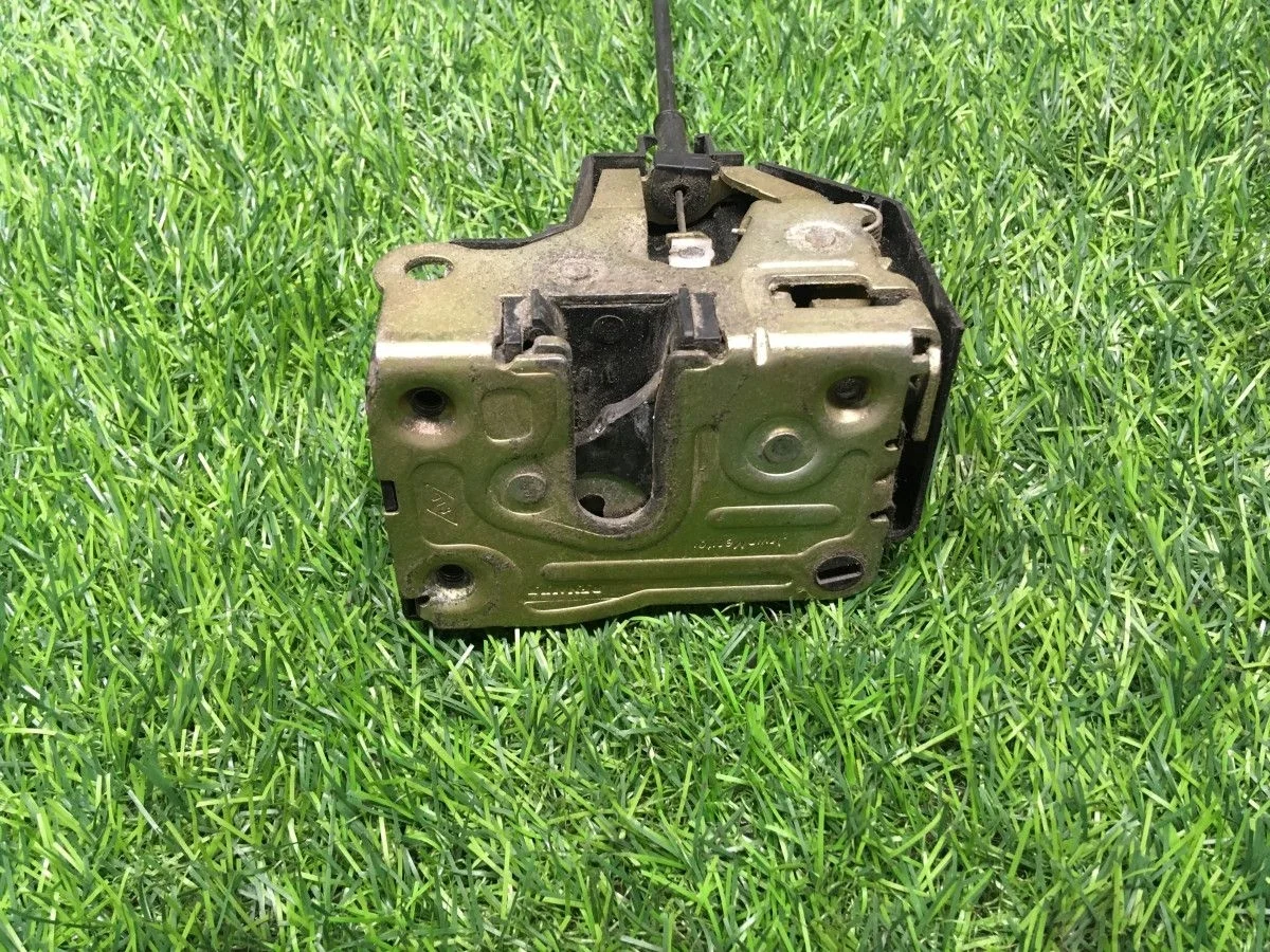 Замок двери передней правой Renault Megan