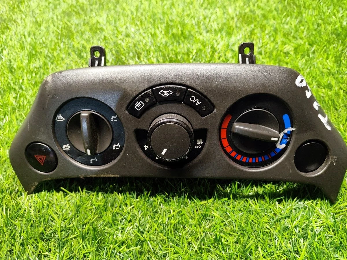 Блок управления климатом Chevrolet Aveo t250 Блок