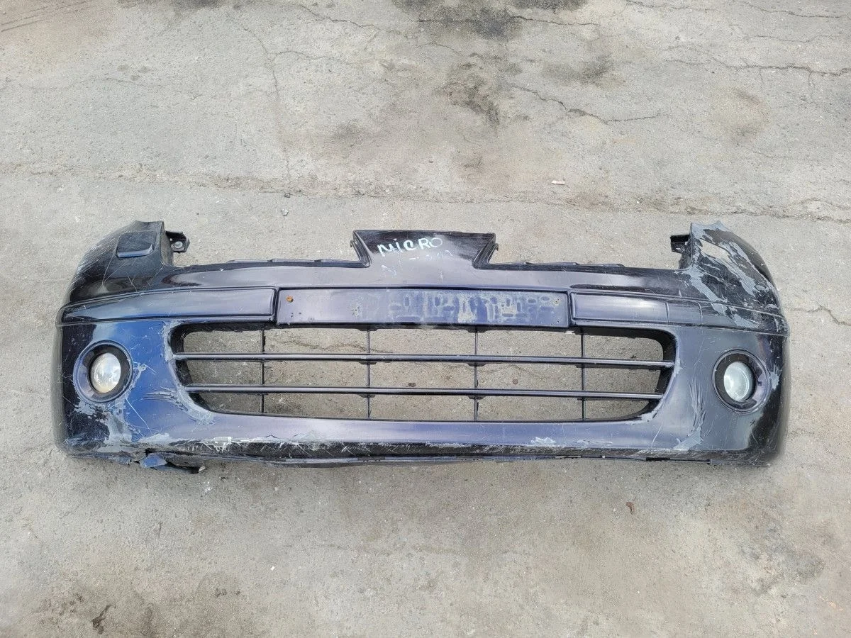 Бампер передний на Nissan Micra K12