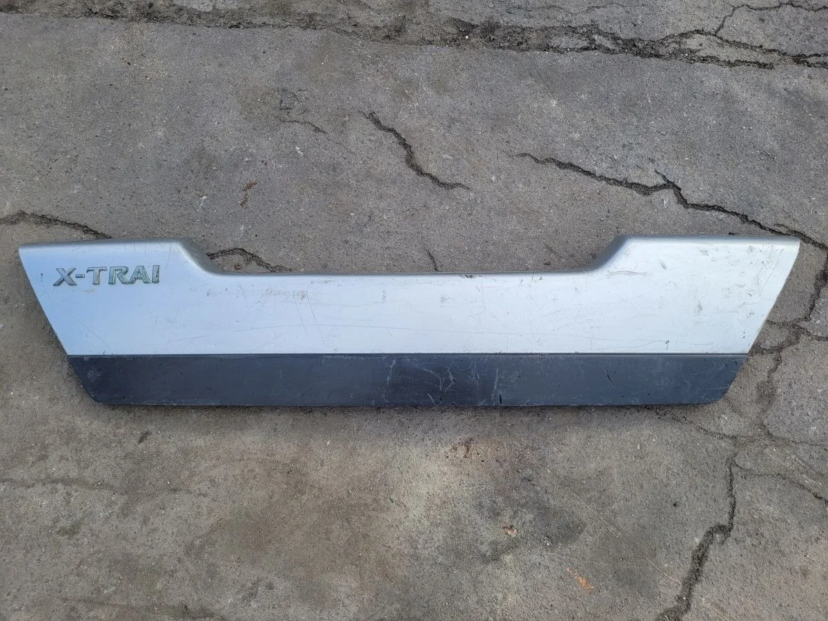 Накладка крышки багажника на X-Trail T31