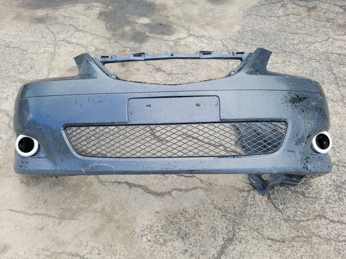 Бампер передний на Mazda MPV