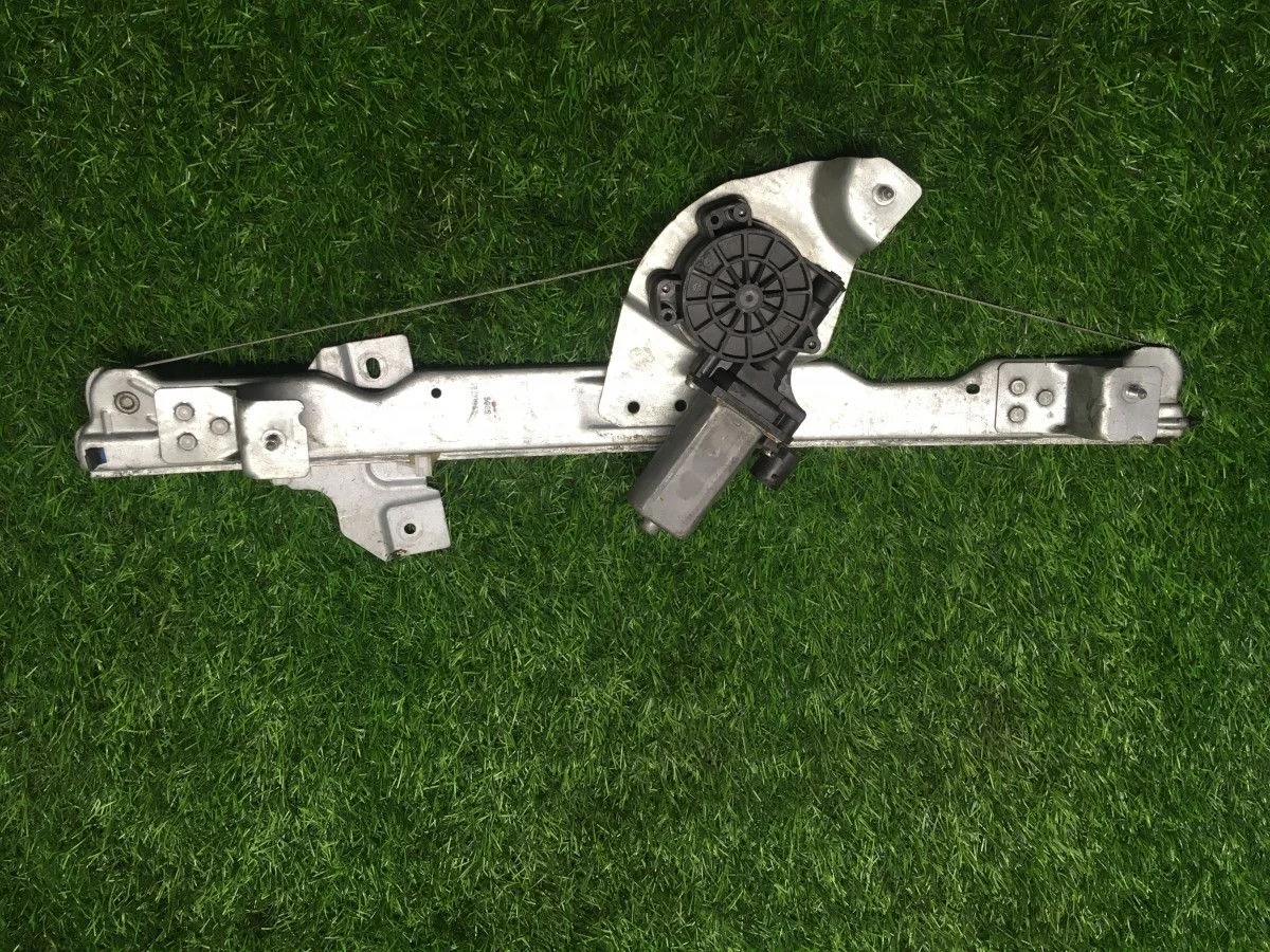 Стеклоподъемник передний левый Duster / Sandero