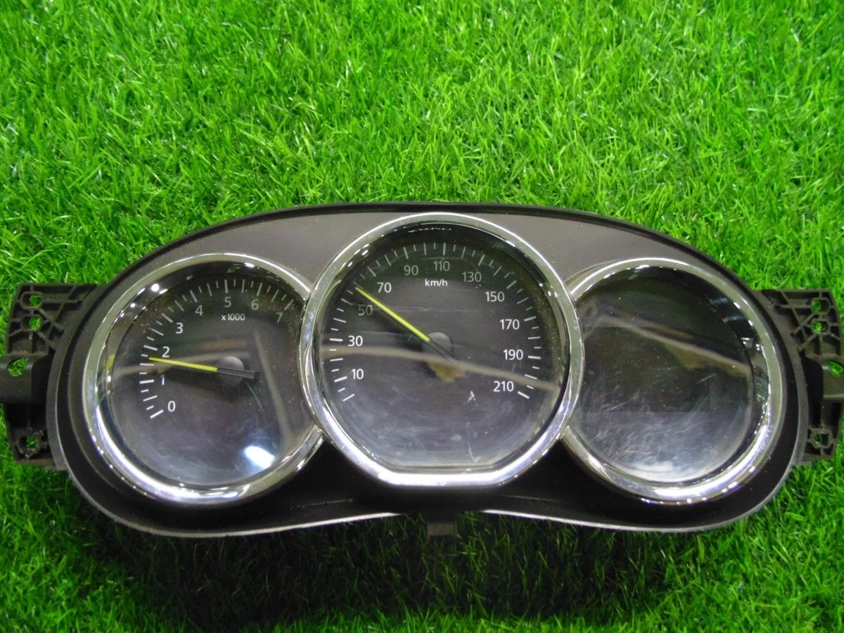 Панель приборов Renault Logan 2