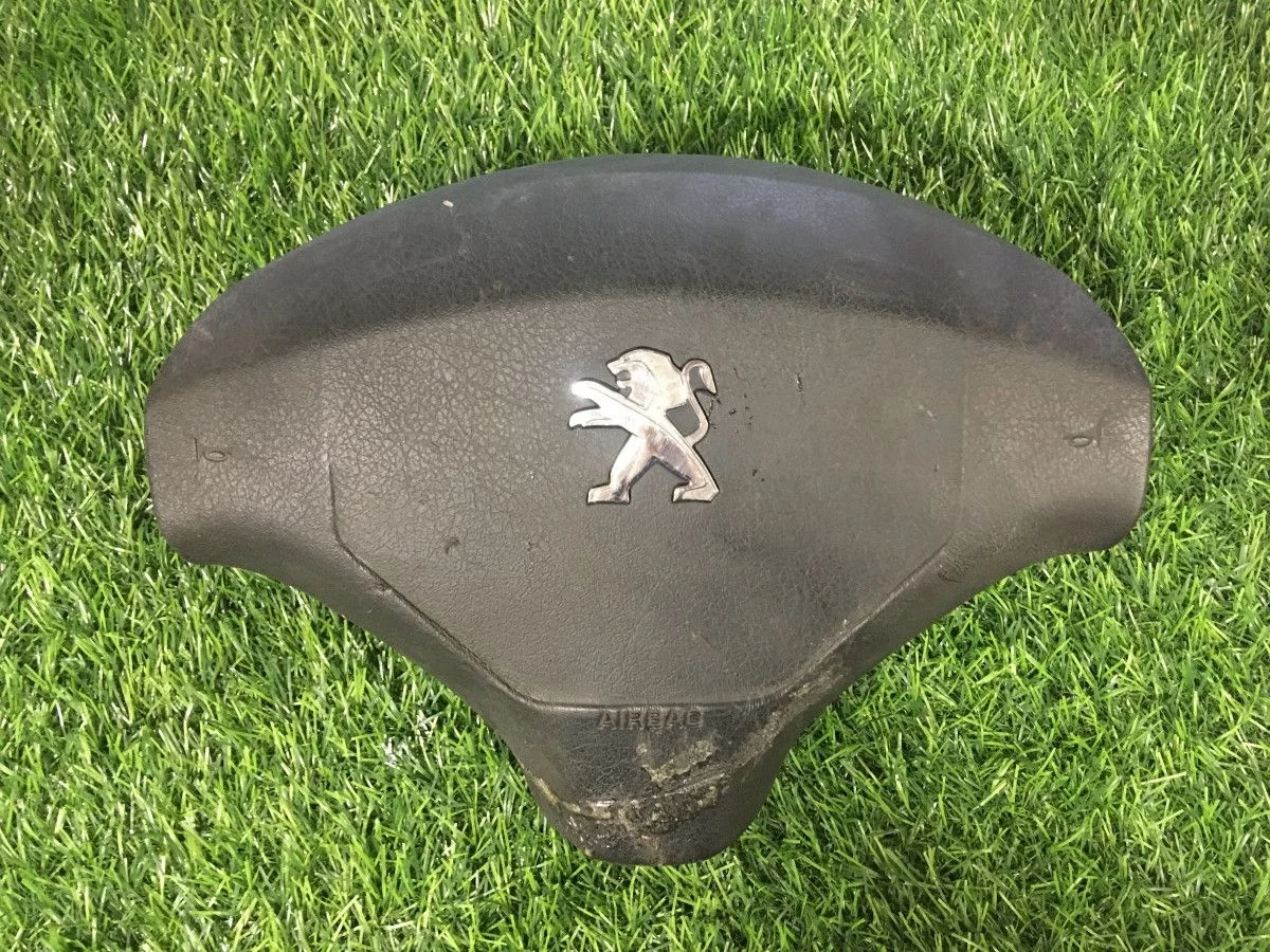 Подушка безопасности в руль Peugeot 408