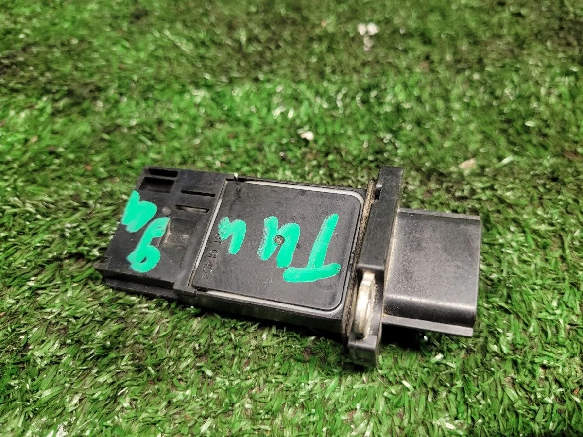 Датчик расхода воздуха Nissan Tiida