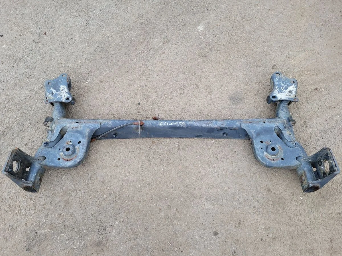 Балка задняя на Nissan Almera G15