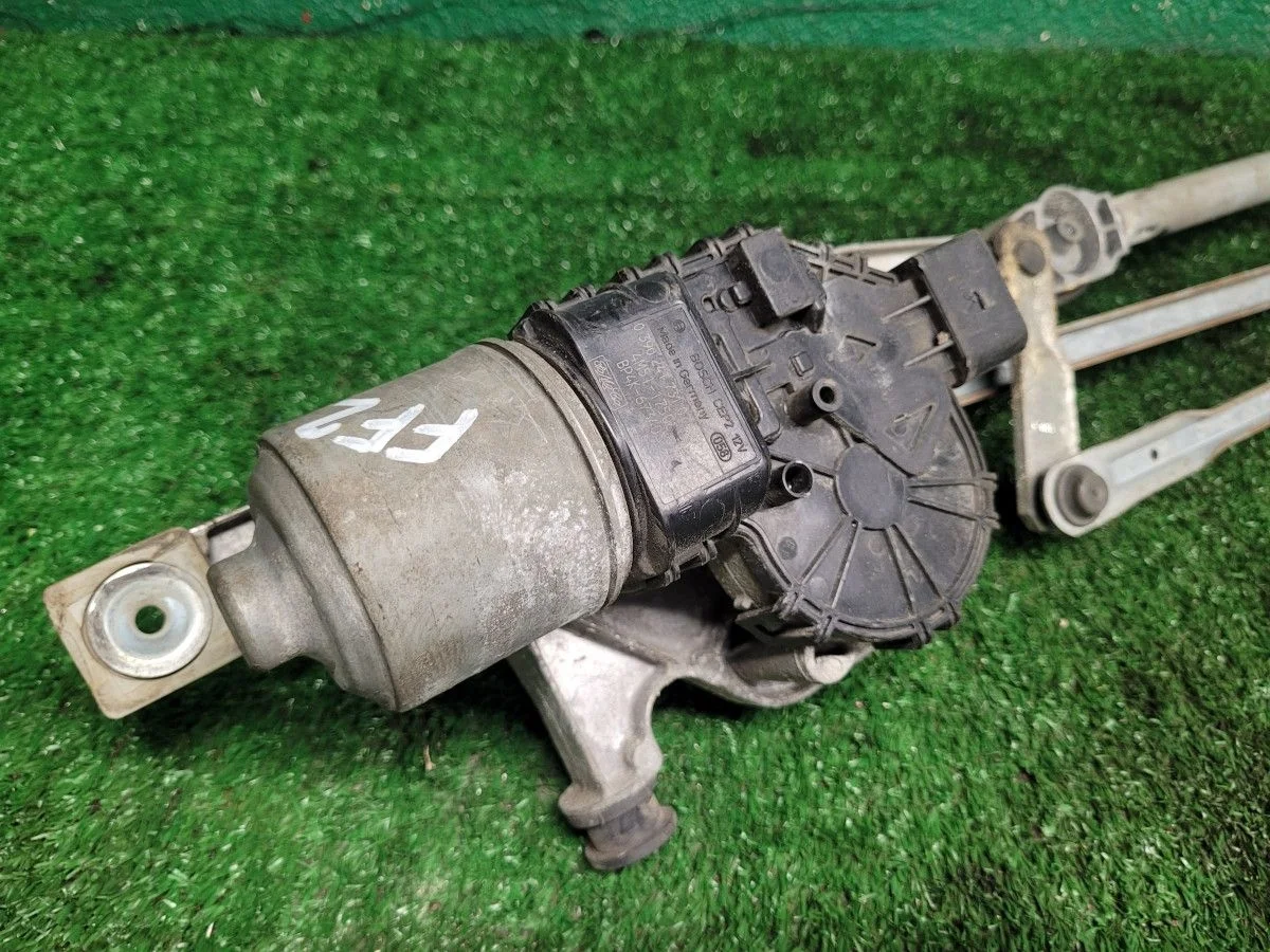 Моторчик дворников на Ford Focus 2