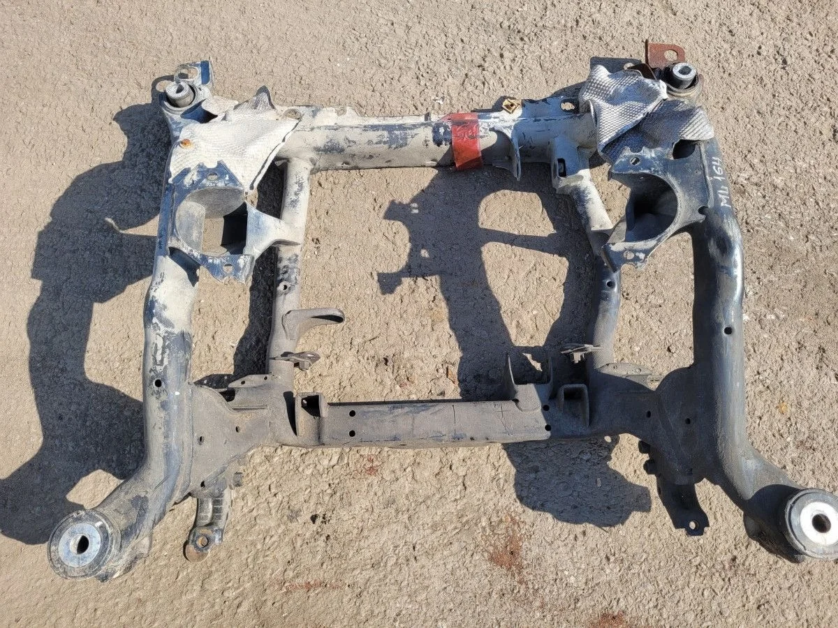 Подрамник передний на Mercedes ML W164