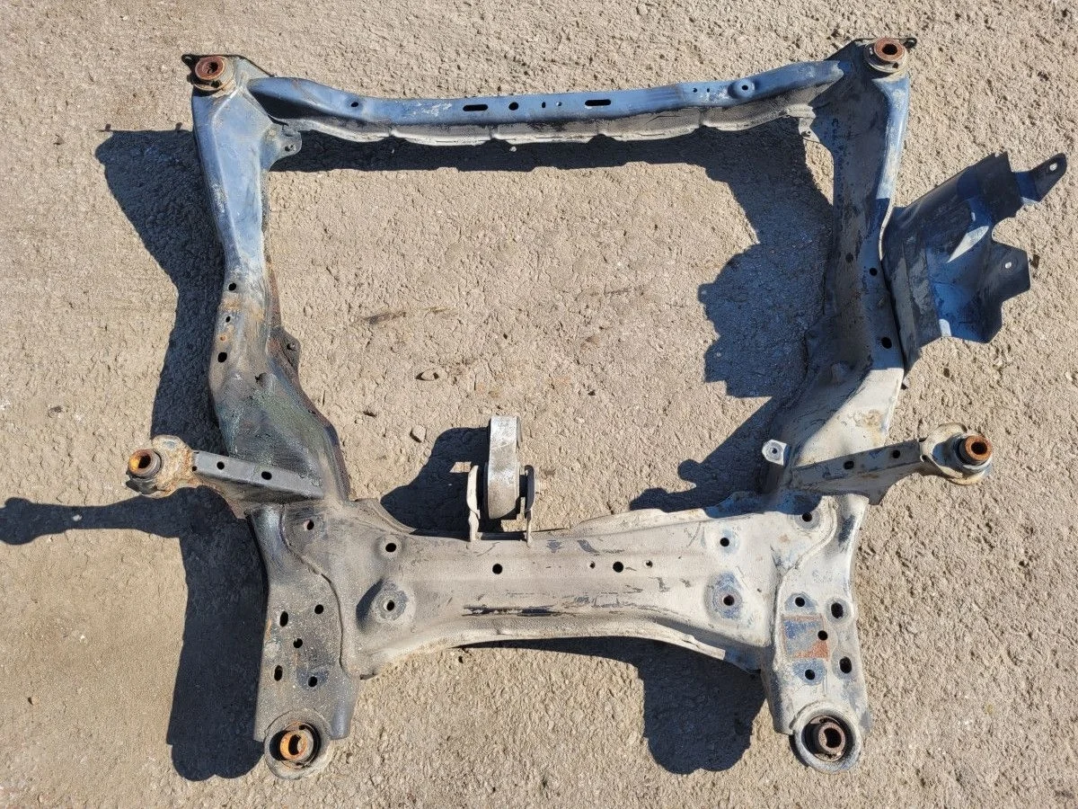 Подрамник передний на Mazda CX-7