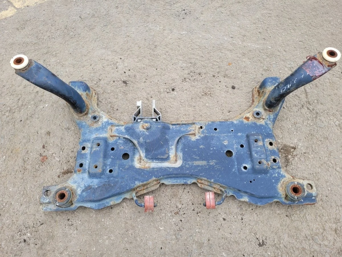 Подрамник передний на Ford Focus 2 рест