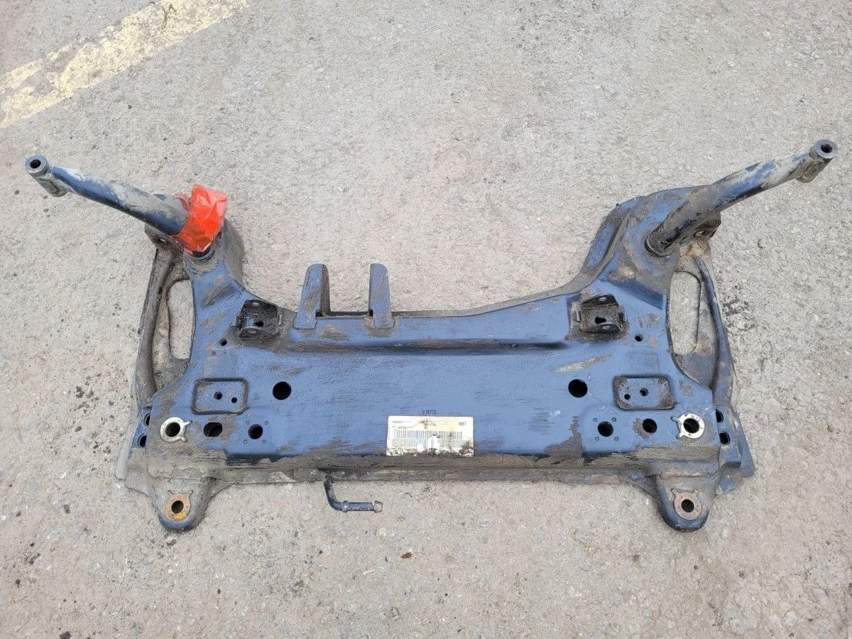 Подрамник передний на Ford Fusion 1