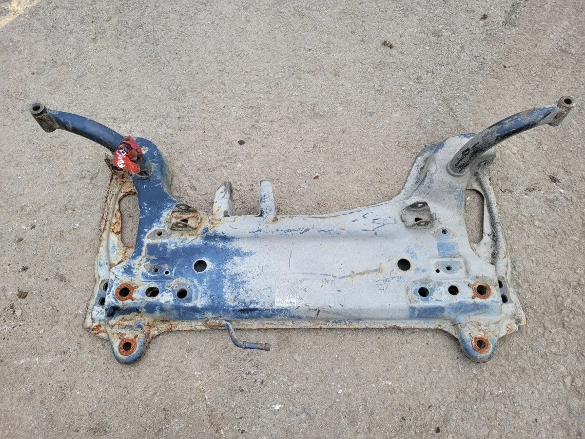 Подрамник передний на Ford Fusion 1