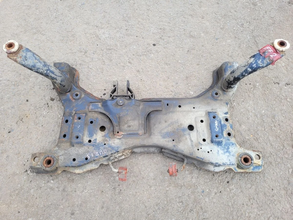 Подрамник передний на Ford Focus 2 рест