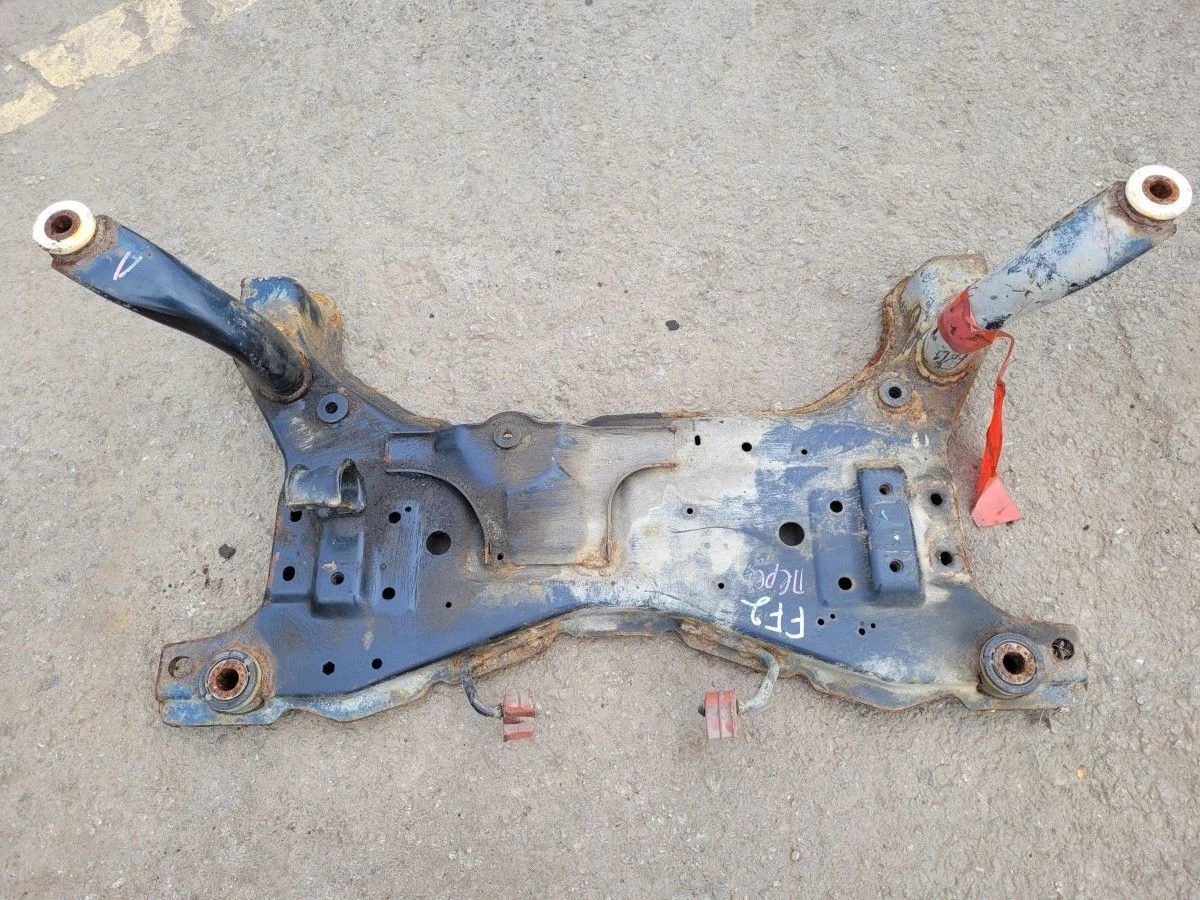 Подрамник передний на Ford Focus 2 рест