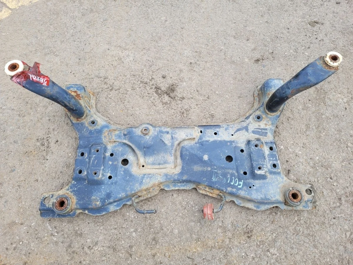 Подрамник передний на Ford Focus 2