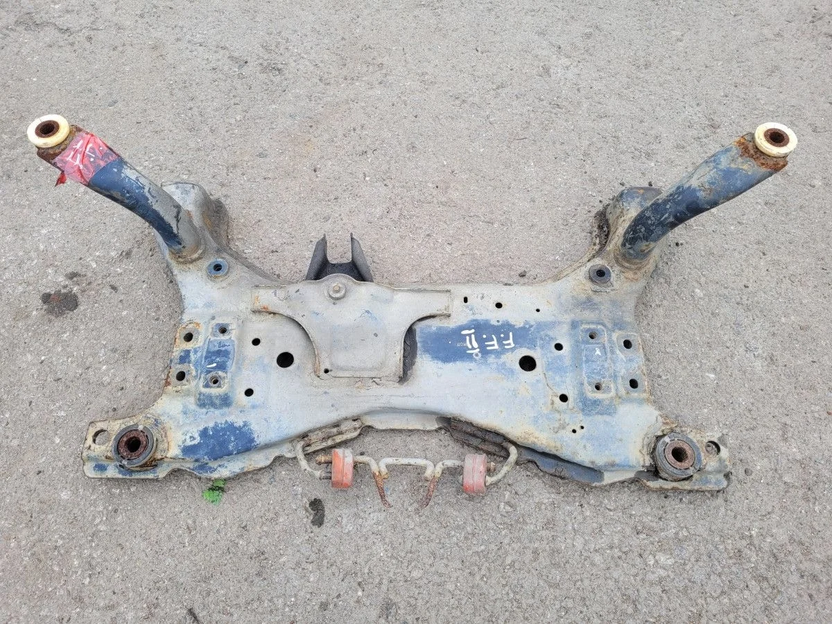Подрамник передний на Ford Focus 2