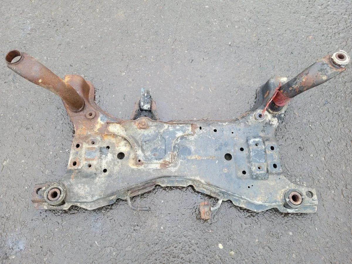 Подрамник передний на Ford Focus 2 рест