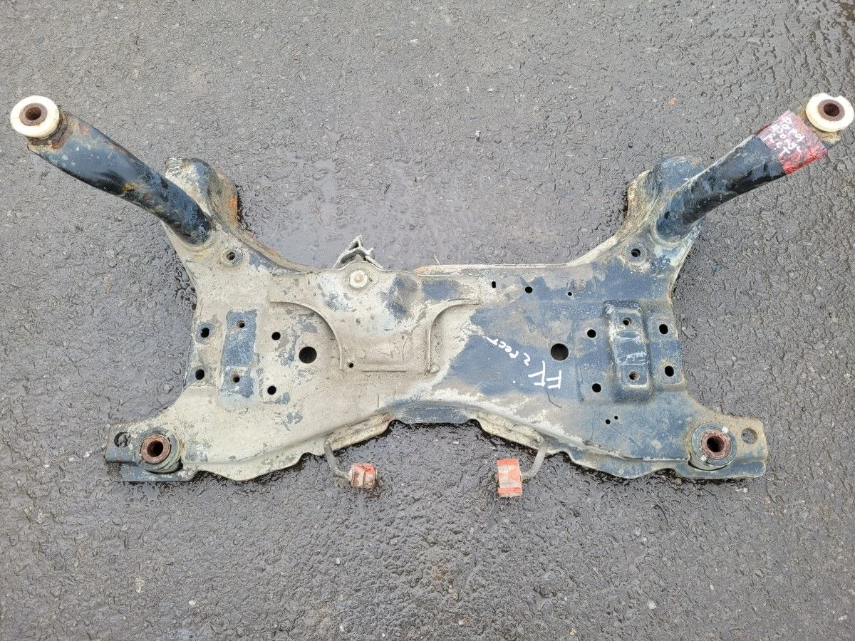 Подрамник передний на Ford Focus 2 рест