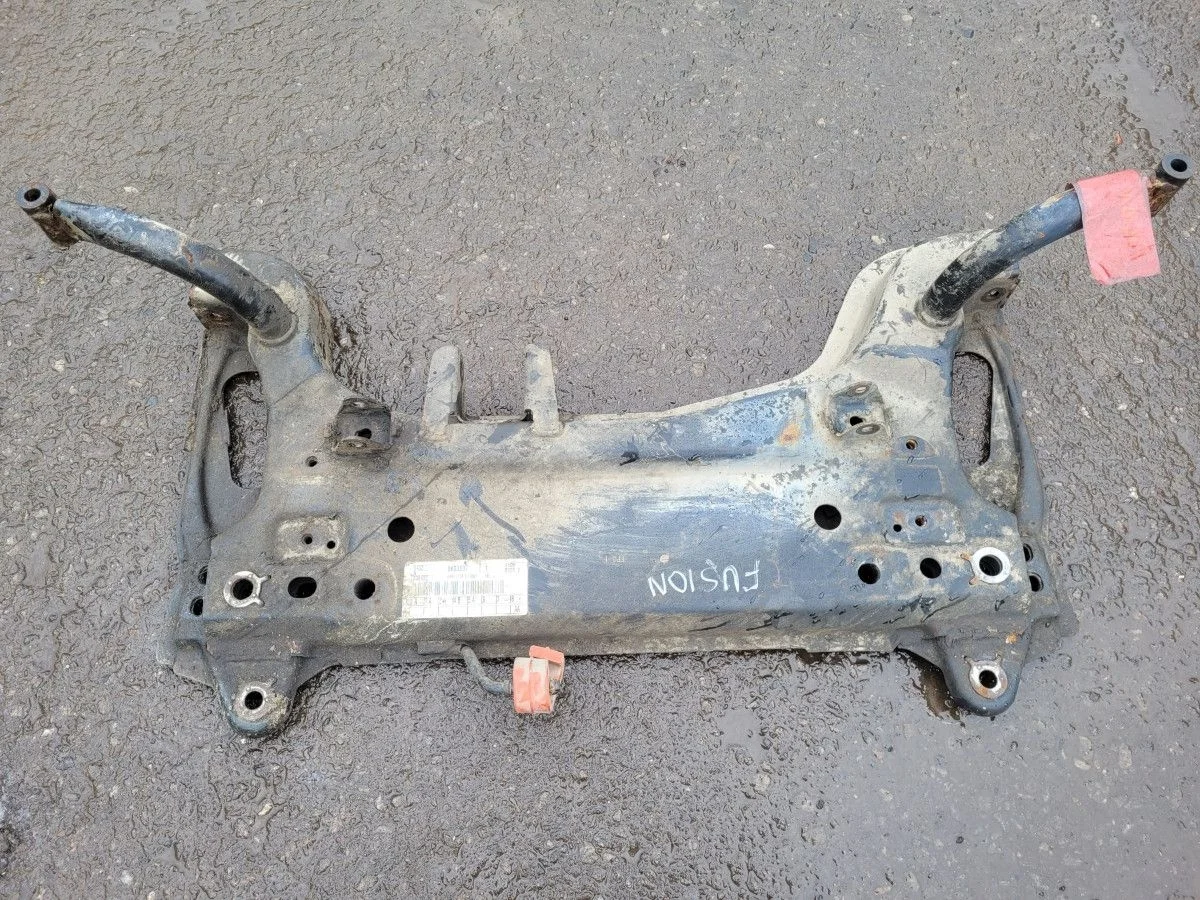 Подрамник передний на Ford Fusion 1