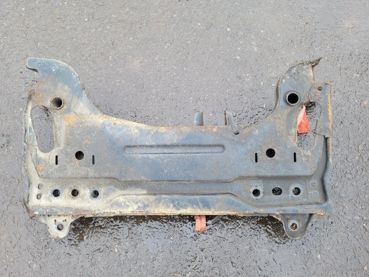 Подрамник передний на Ford Fusion 1