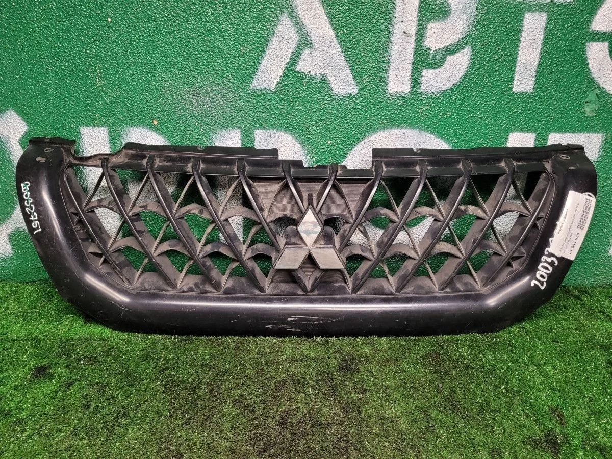 Решетка радиатора на Mitsubishi Pajero Sport