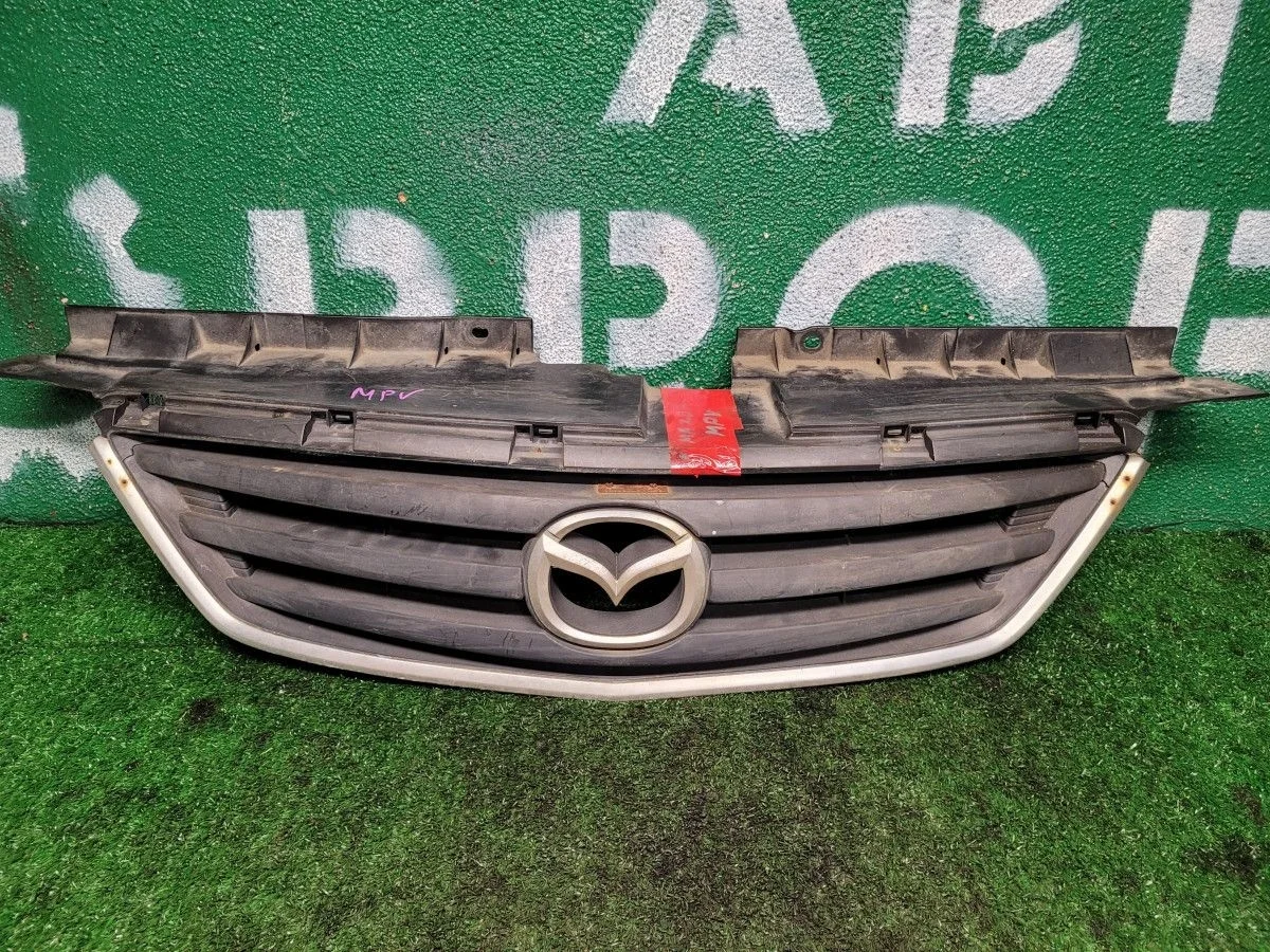 Решетка радиатора для Mazda MPV 2 LW