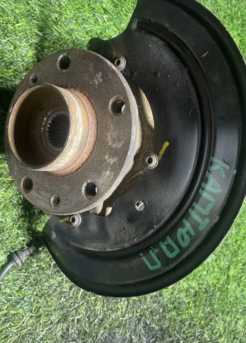 Кулак поворотный передний правый Renault Kaptur