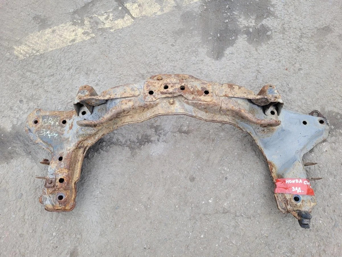 Подрамник задний на Honda CR-V 2