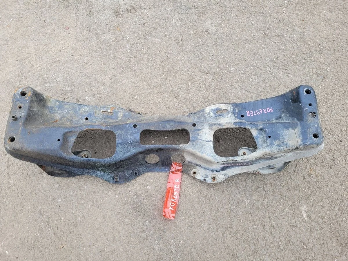 Подрамник передний на Subaru Forester 3 SH