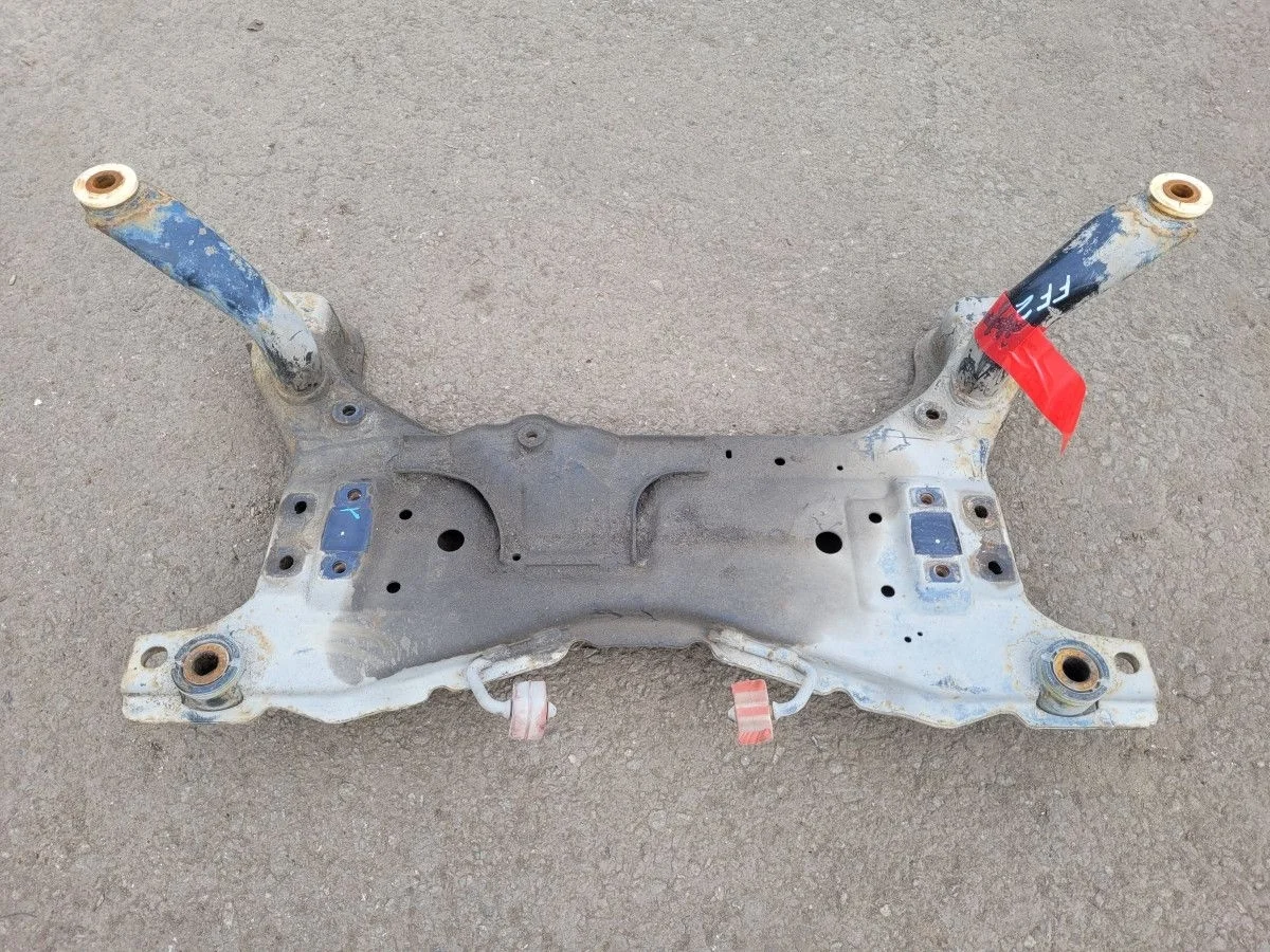 Подрамник передний на Ford Focus 2