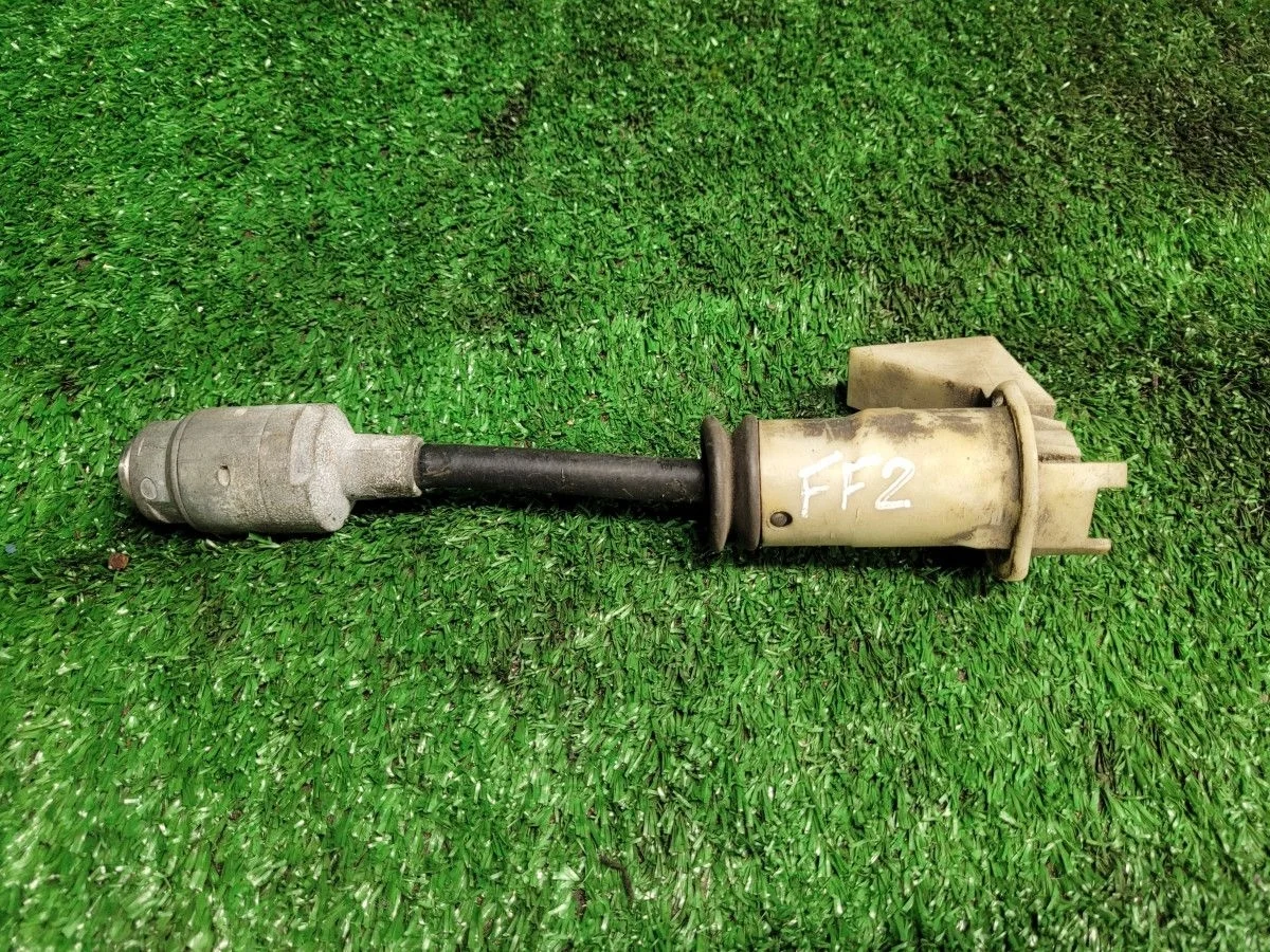 Замок капота на Ford Focus 2