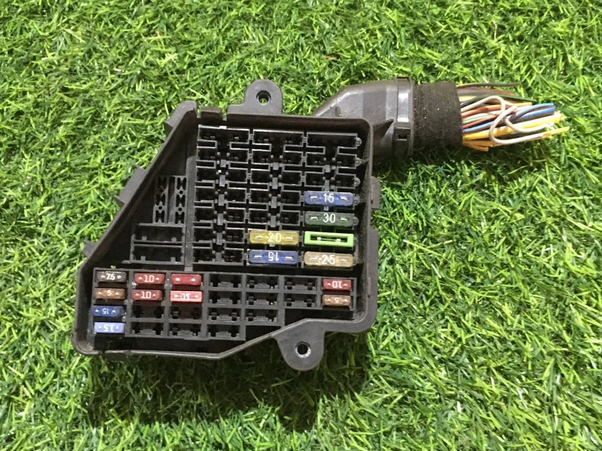 Блок предохранителей Audi