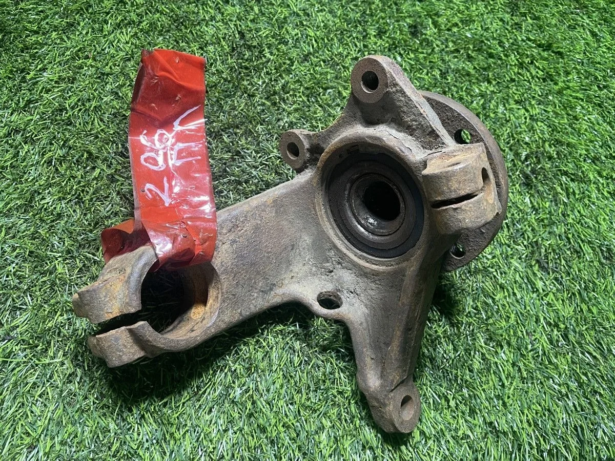 Peugeot 206,поворотный кулак передний левый