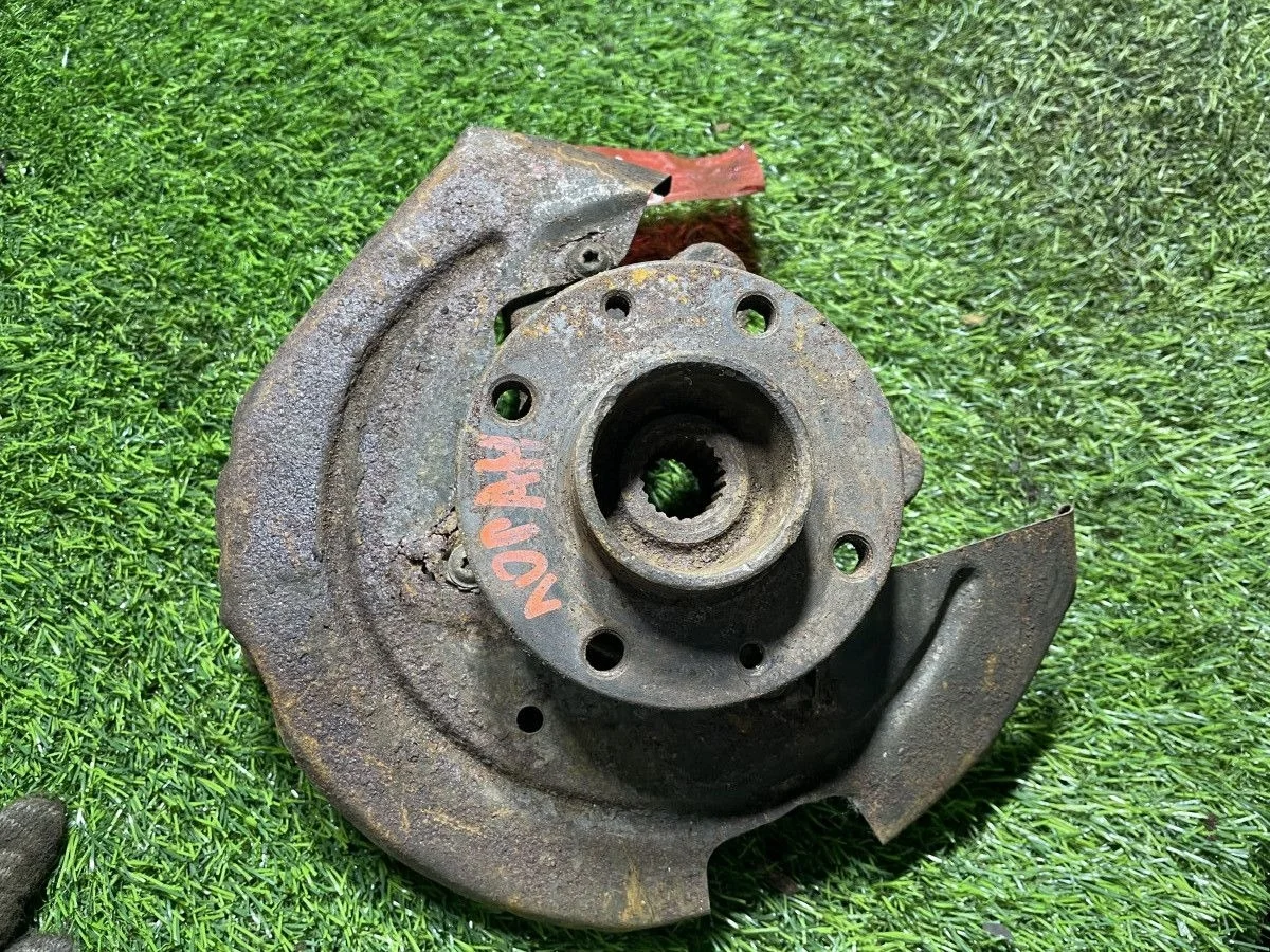 Renault Logan  поворотный кулак передний правый