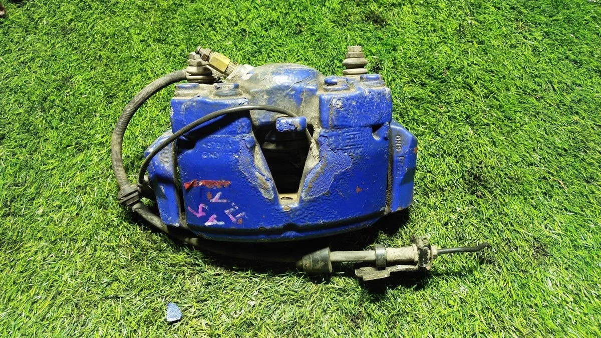 Суппорт передний левый Audi A4/B8