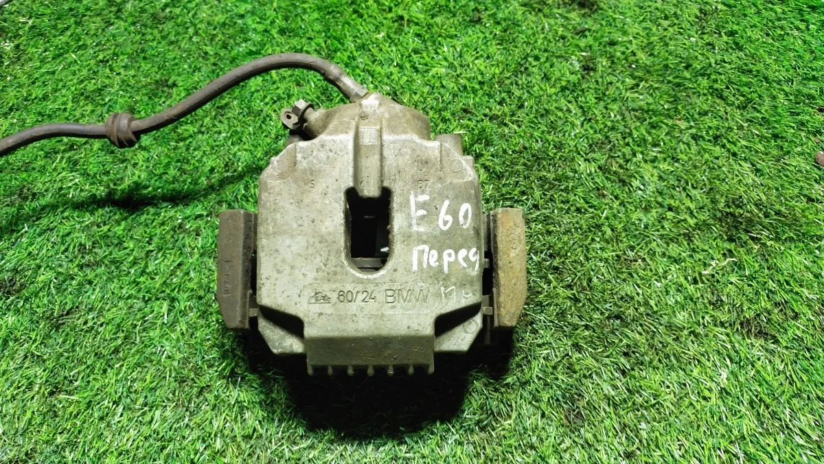 Суппорт передний левый Bmw 5-Series E60