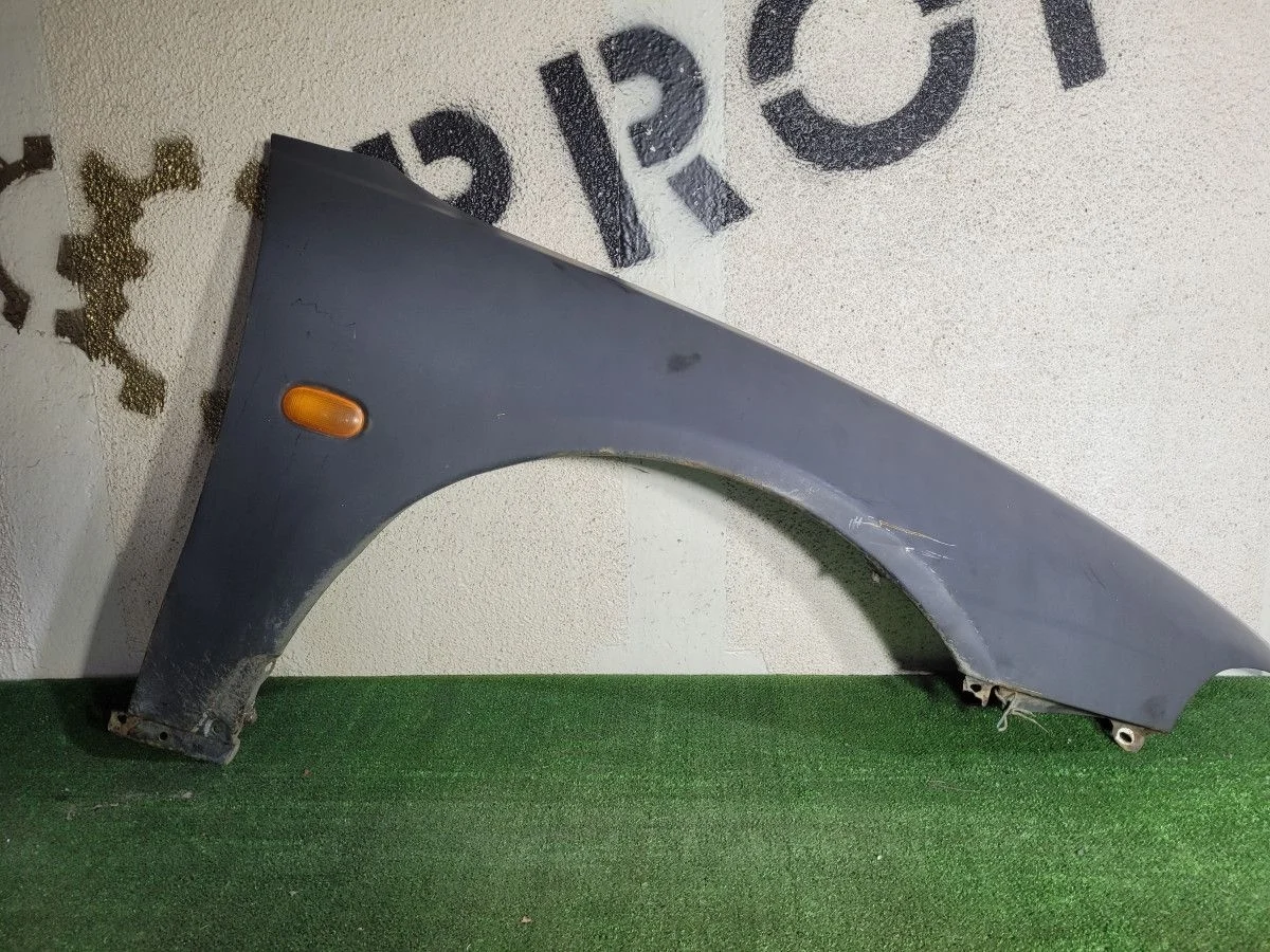 Крыло переднее правое Mitsubishi Galant 8