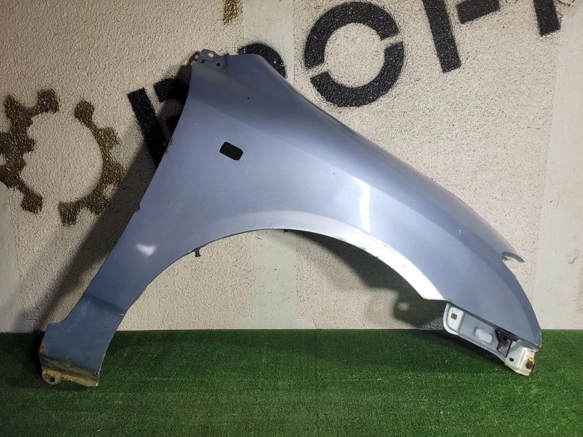 Крыло переднее правое Corolla E120
