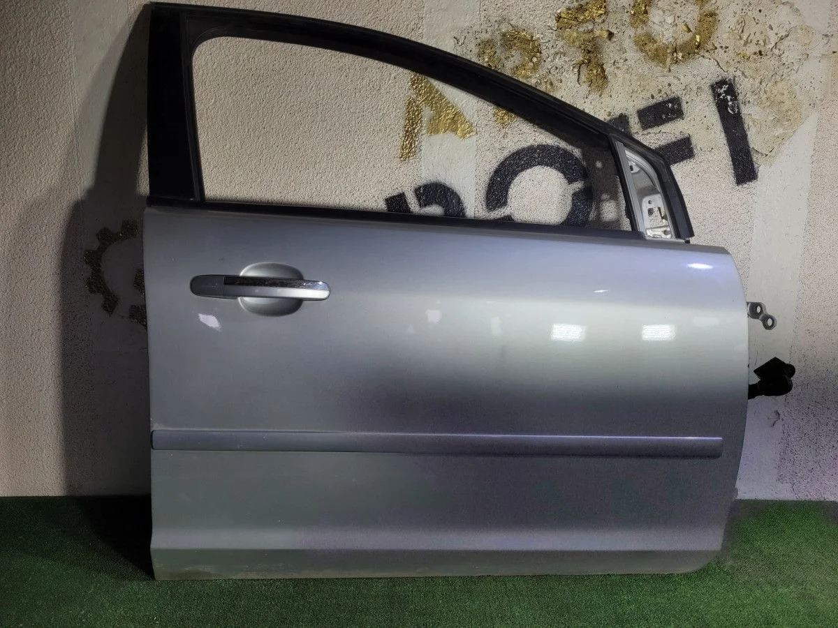 Дверь передняя правая для Ford Focus (II)